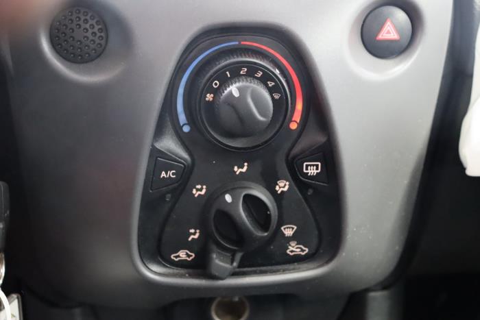 Peugeot 108 1.0 12V VVT-i Sloopvoertuig (2019, Metallic, Blauw)