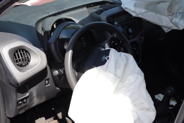 Peugeot 108 1.0 12V VVT-i Sloopvoertuig (2019, Metallic, Blauw)