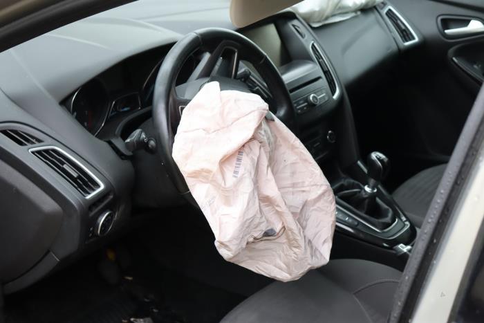 Ford Focus 3 Wagon 1.0 Ti-VCT EcoBoost 12V 125 Sloopvoertuig (2015, Grijs)