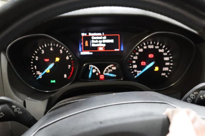 Ford Focus 3 Wagon 1.0 Ti-VCT EcoBoost 12V 125 Sloopvoertuig (2015, Grijs)