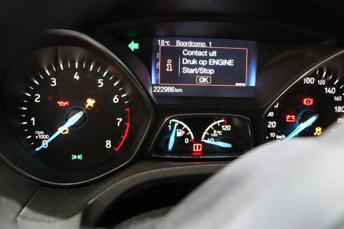 Ford Focus 3 Wagon 1.0 Ti-VCT EcoBoost 12V 125 Sloopvoertuig (2015, Grijs)