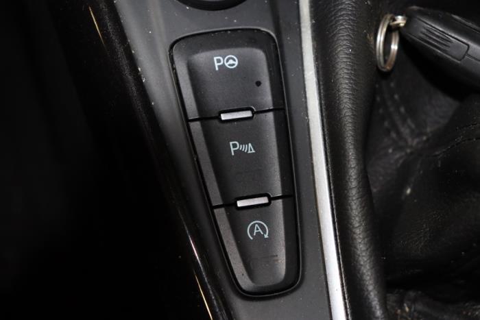 Ford Focus 3 Wagon 1.0 Ti-VCT EcoBoost 12V 125 Sloopvoertuig (2015, Grijs)