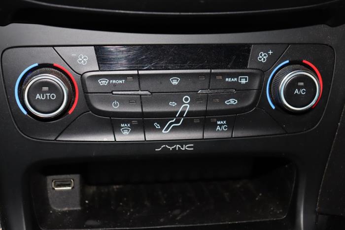 Ford Focus 3 Wagon 1.0 Ti-VCT EcoBoost 12V 125 Sloopvoertuig (2015, Grijs)