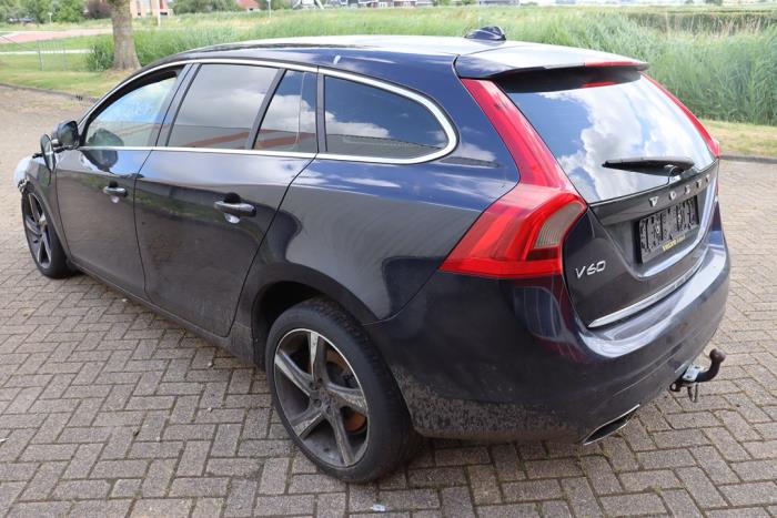 Volvo V60 I 2.4 D6 20V AWD Twin Engine Plug-in Hybrid Sloopvoertuig (2015, Metallic, Blauw)
