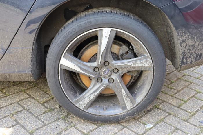 Volvo V60 I 2.4 D6 20V AWD Twin Engine Plug-in Hybrid Sloopvoertuig (2015, Metallic, Blauw)