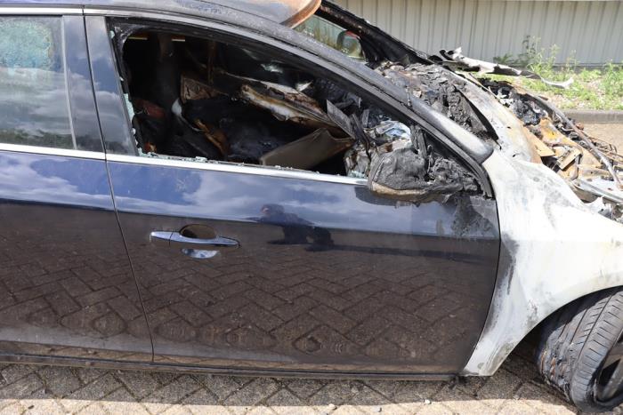 Volvo V60 I 2.4 D6 20V AWD Twin Engine Plug-in Hybrid Sloopvoertuig (2015, Metallic, Blauw)