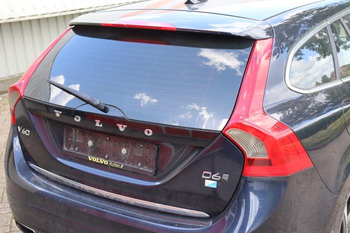 Volvo V60 I 2.4 D6 20V AWD Twin Engine Plug-in Hybrid Sloopvoertuig (2015, Metallic, Blauw)