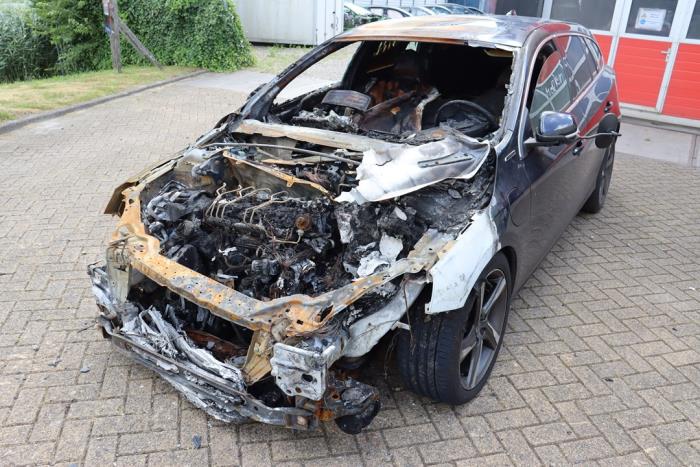 Volvo V60 I 2.4 D6 20V AWD Twin Engine Plug-in Hybrid Sloopvoertuig (2015, Metallic, Blauw)