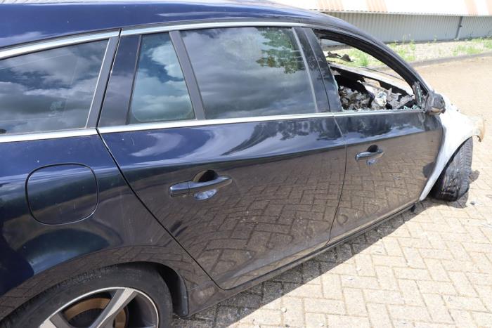 Volvo V60 I 2.4 D6 20V AWD Twin Engine Plug-in Hybrid Sloopvoertuig (2015, Metallic, Blauw)