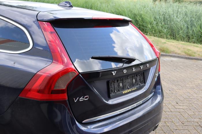 Volvo V60 I 2.4 D6 20V AWD Twin Engine Plug-in Hybrid Sloopvoertuig (2015, Metallic, Blauw)