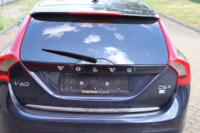 Volvo V60 I 2.4 D6 20V AWD Twin Engine Plug-in Hybrid Sloopvoertuig (2015, Metallic, Blauw)