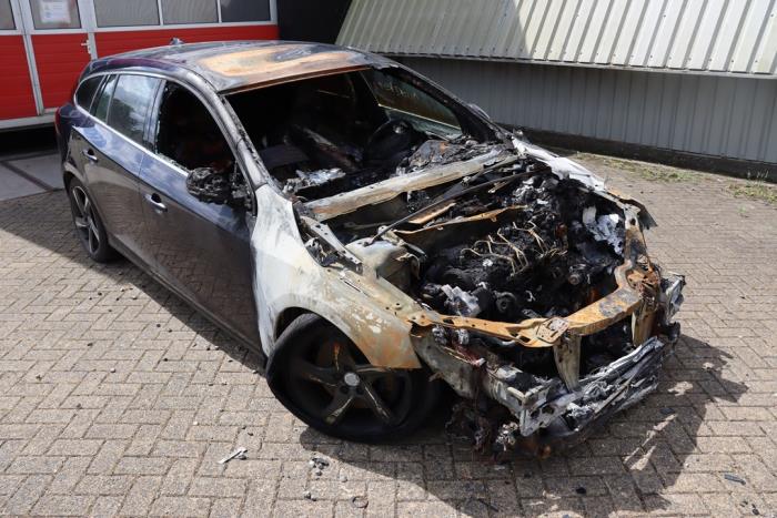 Volvo V60 I 2.4 D6 20V AWD Twin Engine Plug-in Hybrid Sloopvoertuig (2015, Metallic, Blauw)