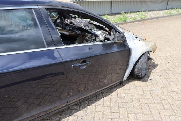 Volvo V60 I 2.4 D6 20V AWD Twin Engine Plug-in Hybrid Sloopvoertuig (2015, Metallic, Blauw)