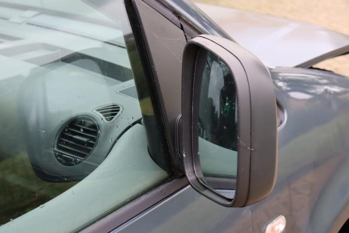 Volkswagen Caddy III 2.0 SDI Sloopvoertuig (2009, Metallic, Zilvergrijs)