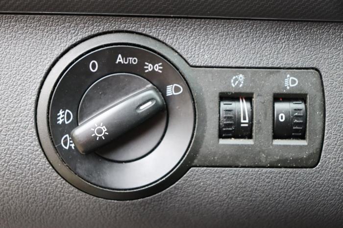 Volkswagen Caddy III 2.0 SDI Sloopvoertuig (2009, Metallic, Zilvergrijs)