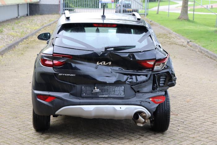 Kia Stonic 1.0i T-GDi 12V Eco-Dynamics+ Sloopvoertuig (2023, Zwart)