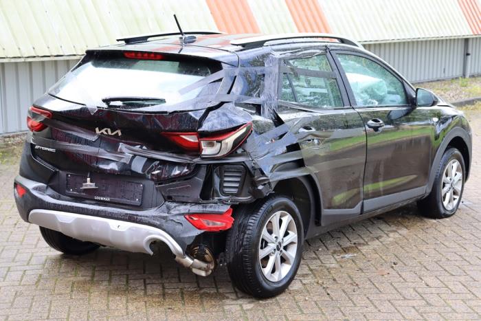 Kia Stonic 1.0i T-GDi 12V Eco-Dynamics+ Sloopvoertuig (2023, Zwart)
