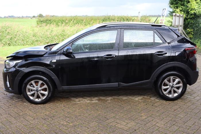 Kia Stonic 1.0i T-GDi 12V Eco-Dynamics+ Sloopvoertuig (2023, Zwart)