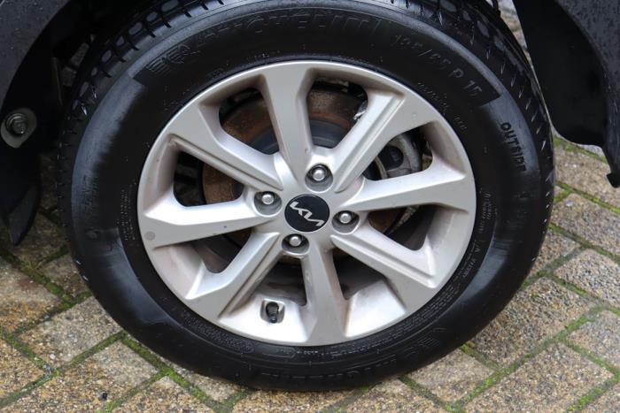 Kia Stonic 1.0i T-GDi 12V Eco-Dynamics+ Sloopvoertuig (2023, Zwart)