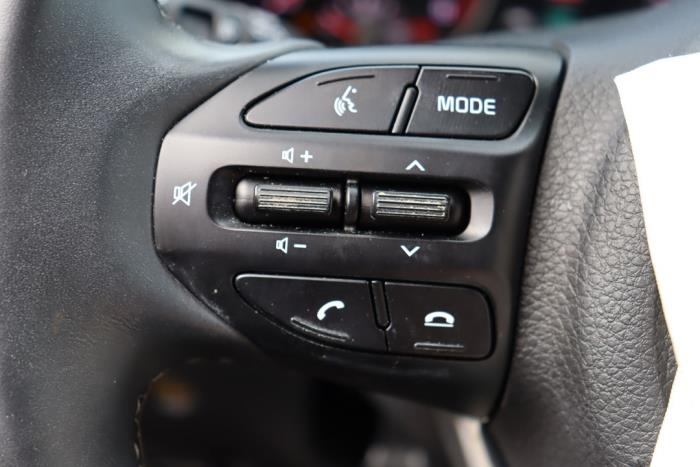 Kia Stonic 1.0i T-GDi 12V Eco-Dynamics+ Sloopvoertuig (2023, Zwart)