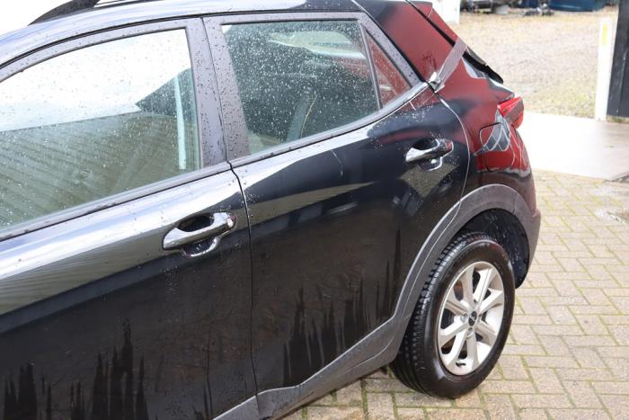 Kia Stonic 1.0i T-GDi 12V Eco-Dynamics+ Sloopvoertuig (2023, Zwart)