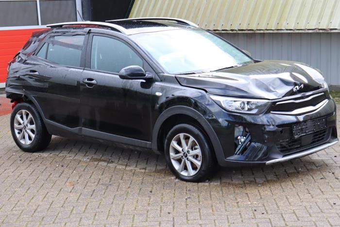 Kia Stonic 1.0i T-GDi 12V Eco-Dynamics+ Sloopvoertuig (2023, Zwart)