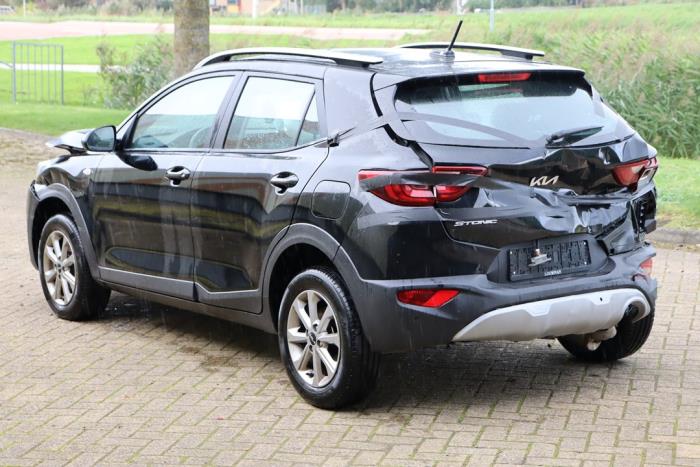 Kia Stonic 1.0i T-GDi 12V Eco-Dynamics+ Sloopvoertuig (2023, Zwart)