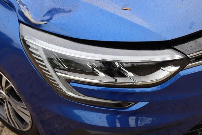 Renault Megane IV 1.3 TCe 140 16V Sloopvoertuig (2022, Blauw)