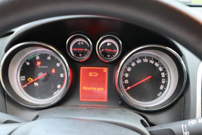 Opel Astra J Sports Tourer 1.7 CDTi 16V Sloopvoertuig (2013, Grijs)