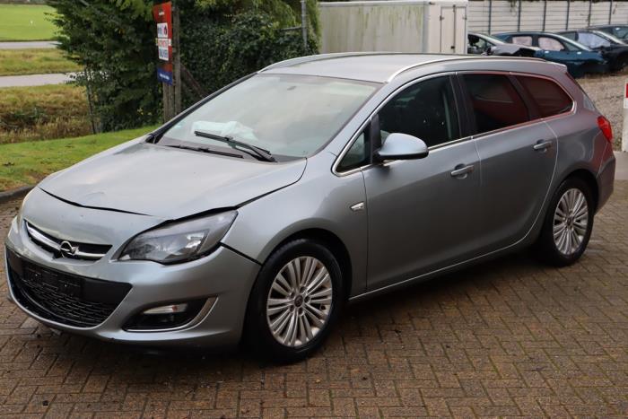 Opel Astra J Sports Tourer 1.7 CDTi 16V Sloopvoertuig (2013, Grijs)