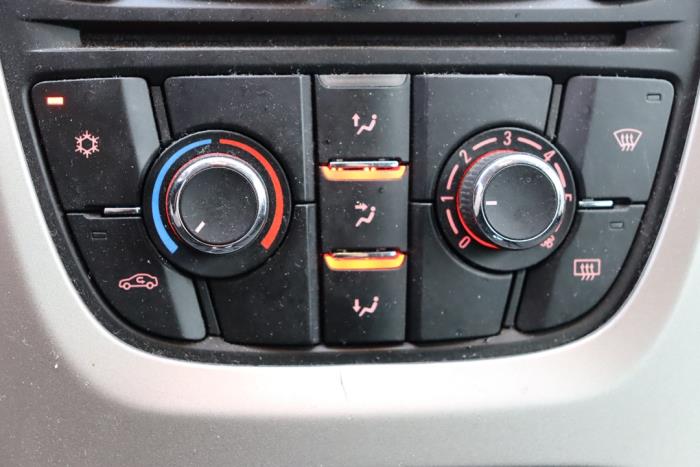 Opel Astra J Sports Tourer 1.7 CDTi 16V Sloopvoertuig (2013, Grijs)