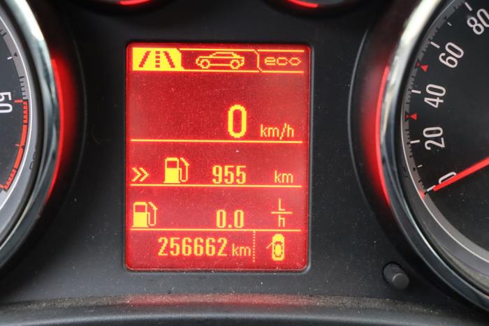 Opel Astra J Sports Tourer 1.7 CDTi 16V Sloopvoertuig (2013, Grijs)