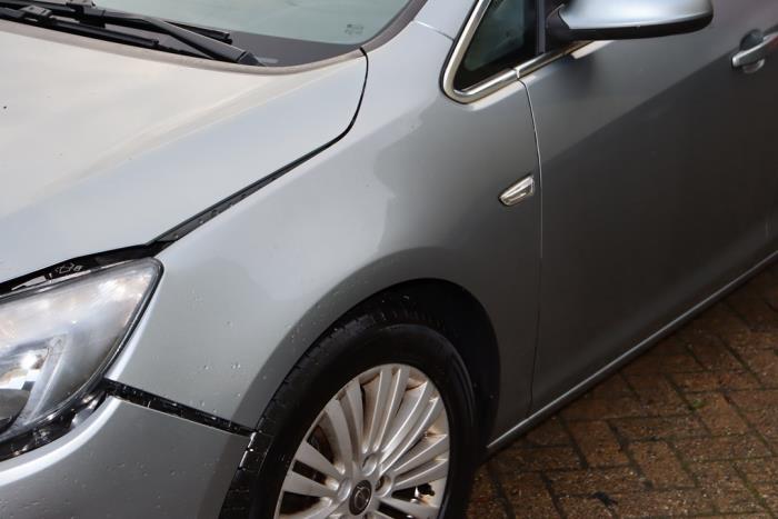 Opel Astra J Sports Tourer 1.7 CDTi 16V Sloopvoertuig (2013, Grijs)