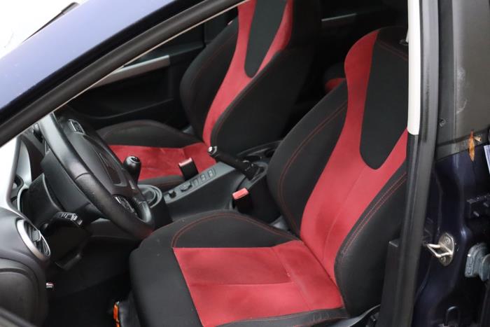 Seat Leon 1.6 TDI 16V 105 Sloopvoertuig (2010, Blauw)