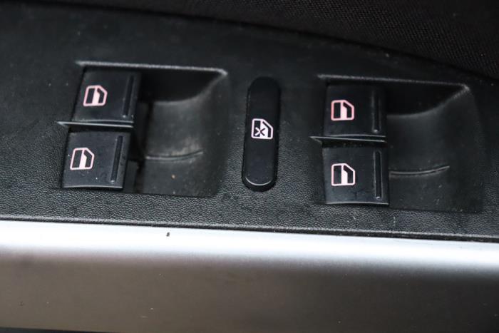 Seat Leon 1.6 TDI 16V 105 Sloopvoertuig (2010, Blauw)