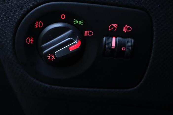 Seat Leon 1.6 TDI 16V 105 Sloopvoertuig (2010, Blauw)