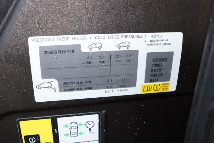 Peugeot 308 1.6 16V THP Sloopvoertuig (2014, Grijs)