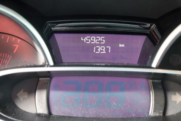 Renault Clio IV Estate/Grandtour 0.9 Energy TCE 90 12V Sloopvoertuig (2017, Rood)