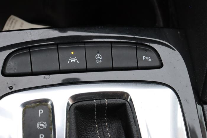 Opel Insignia Sports Tourer 1.5 Turbo 16V 165 Sloopvoertuig (2020, Blauw)