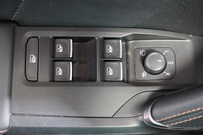 Cupra Formentor 2.5 VZ5 16V 4Drive Sloopvoertuig (2022, Metallic, Zwart)