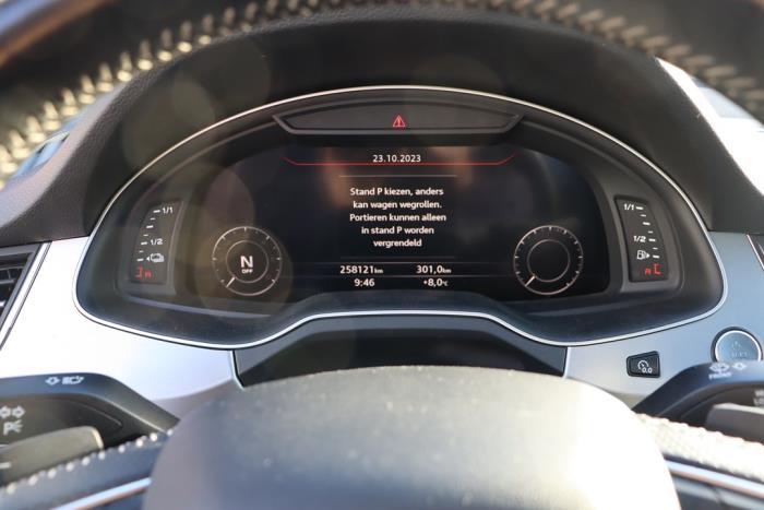 Audi Q7 3.0 TDI V6 24V e-tron plug-in hybrid Sloopvoertuig (2016, Metallic, Zilvergrijs)