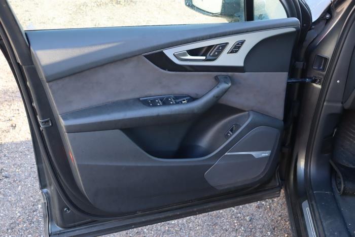 Audi Q7 3.0 TDI V6 24V e-tron plug-in hybrid Sloopvoertuig (2016, Metallic, Zilvergrijs)