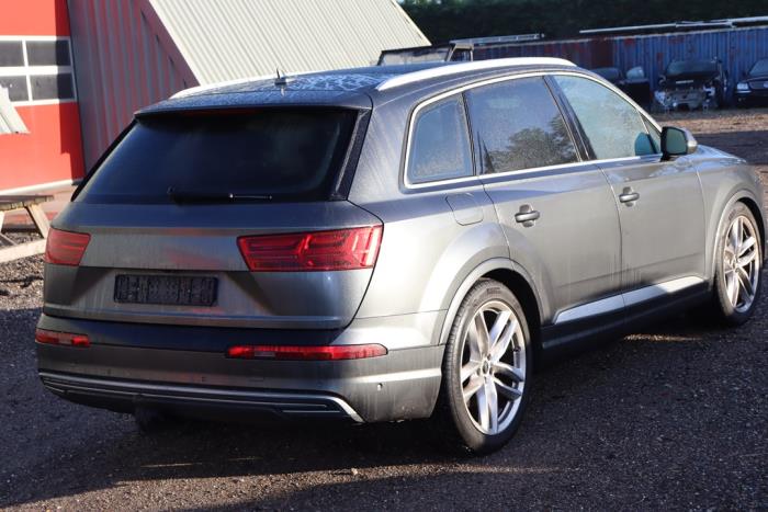 Audi Q7 3.0 TDI V6 24V e-tron plug-in hybrid Sloopvoertuig (2016, Metallic, Zilvergrijs)