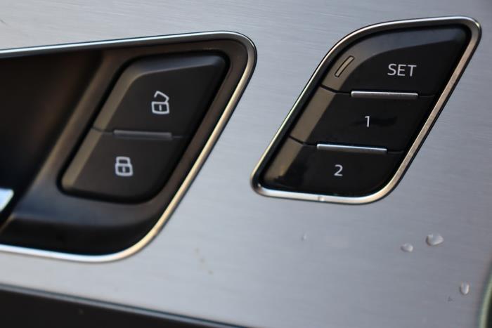 Audi Q7 3.0 TDI V6 24V e-tron plug-in hybrid Sloopvoertuig (2016, Metallic, Zilvergrijs)