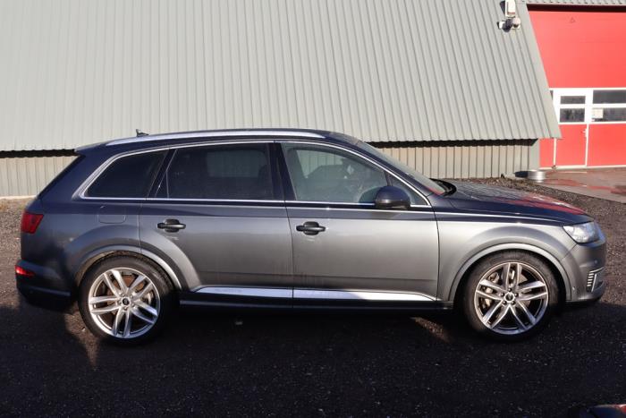 Audi Q7 3.0 TDI V6 24V e-tron plug-in hybrid Sloopvoertuig (2016, Metallic, Zilvergrijs)