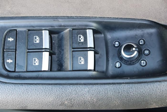 Audi Q7 3.0 TDI V6 24V e-tron plug-in hybrid Sloopvoertuig (2016, Metallic, Zilvergrijs)