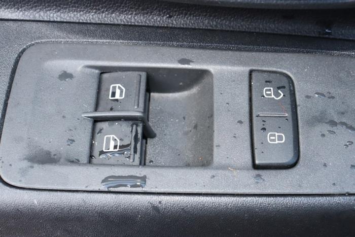 Volkswagen Up! 1.0 12V 60 Sloopvoertuig (2015, Rood)