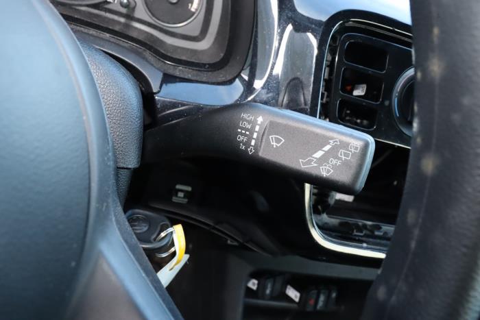 Volkswagen Up! 1.0 12V 60 Sloopvoertuig (2015, Rood)