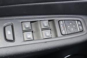 Renault Captur I 1.3 TCE 150 16V Sloopvoertuig (2019, Oranje)