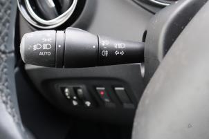 Renault Captur I 1.3 TCE 150 16V Sloopvoertuig (2019, Oranje)